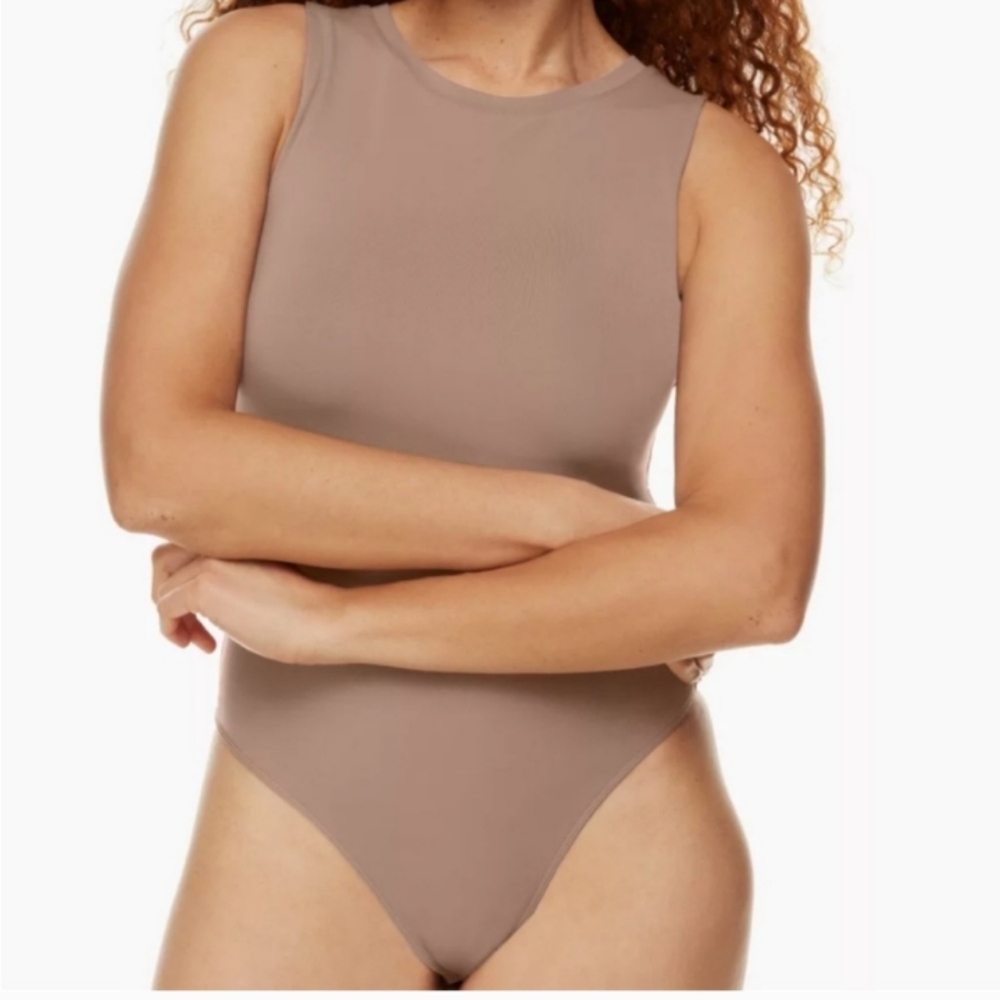 Aritzia Babaton Contour Rib Bodysuit -